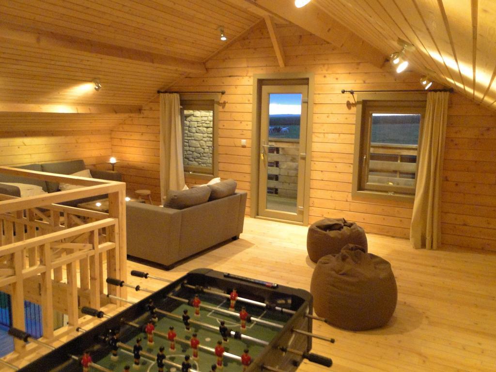 Holiday Home A Pas De Loup Ла Рош ан Арден Екстериор снимка